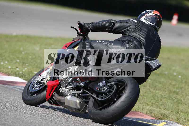 /44 09.08.2025 Plüss Moto Sport ADR/Einsteiger/unklar backside